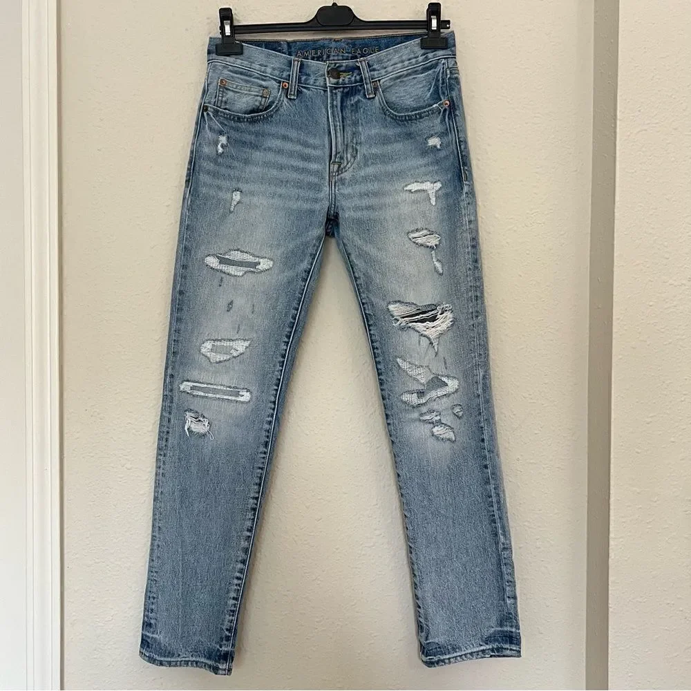 American Eagle Men’s Slim Straight Light Wash Distressed Jeans Size 28x30